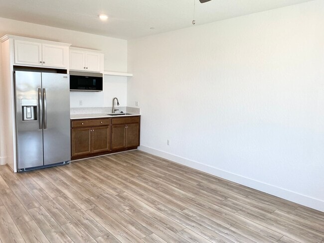 Building Photo - Newly Built 4/3.5 Lennar with In-Law Suite