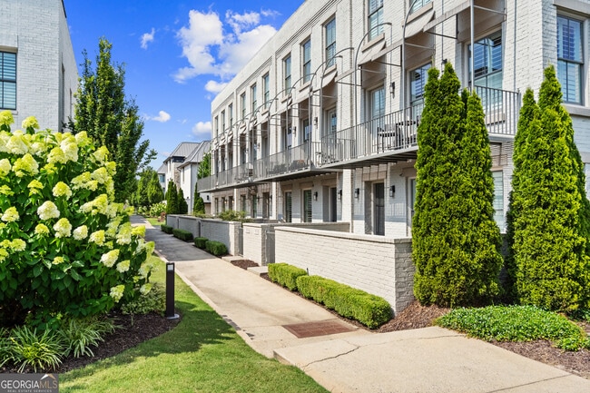 Building Photo - 355 S Esplanade