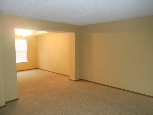 Building Photo - 5104 Blossom Court