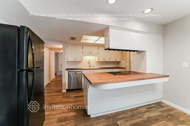 Foto del edificio - 2155 E Birchwood Ave