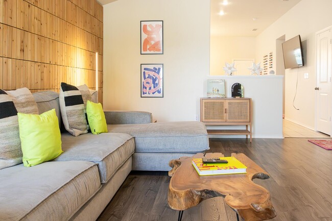 Building Photo - 5725 110th St