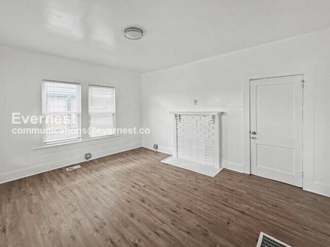 Foto del edificio - 3 Bed/2 Bath Home with Modern Amenities / Pet-Friendly / Vouchers Accepted / Available Now!