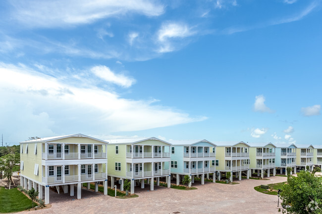 Interior Photo - Tarpon Harbour