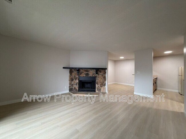 Building Photo - 2350 N 44th St