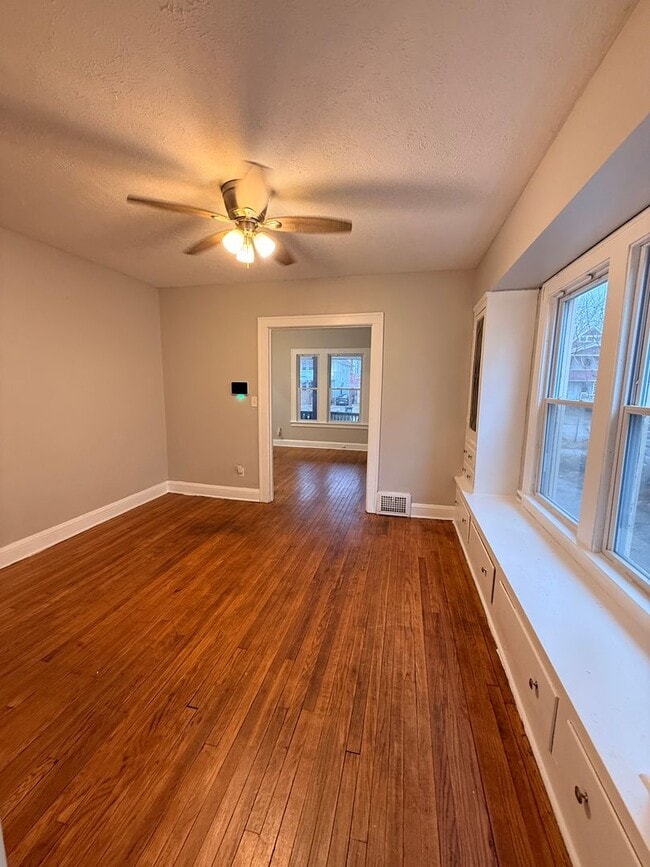 Foto del edificio - 3645 E 146th St