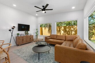 Building Photo - 21 Pearl St