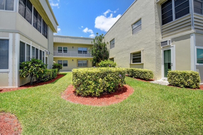 Building Photo - 318 Monaco Blvd