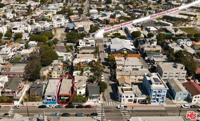 Building Photo - 818 Pacific Ave