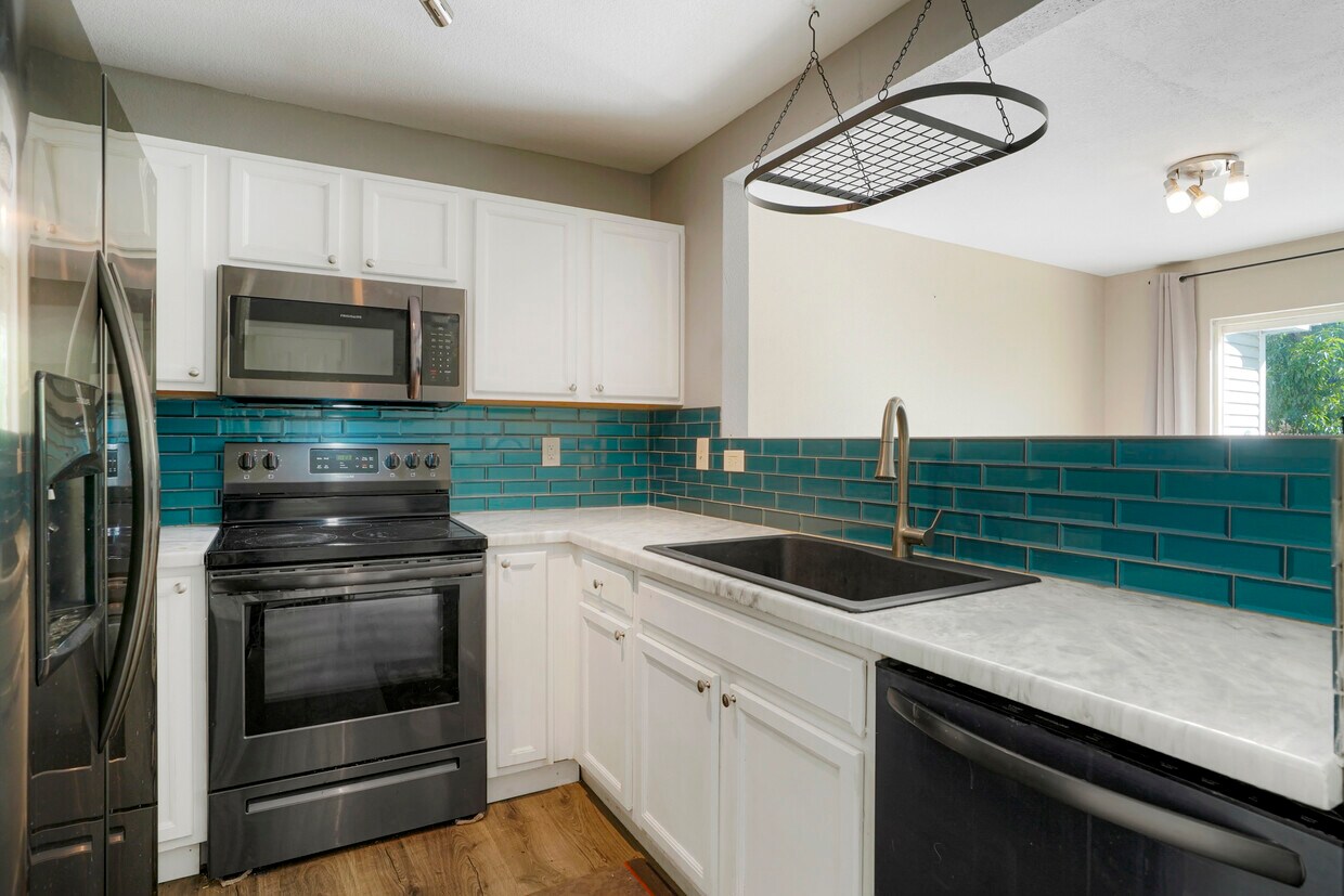 7998 S Kittredge St, Englewood, CO 80112 House Rental in Englewood