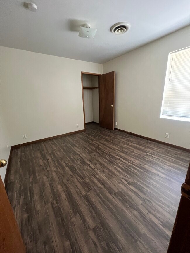 103 Grand Ave E Unit 2