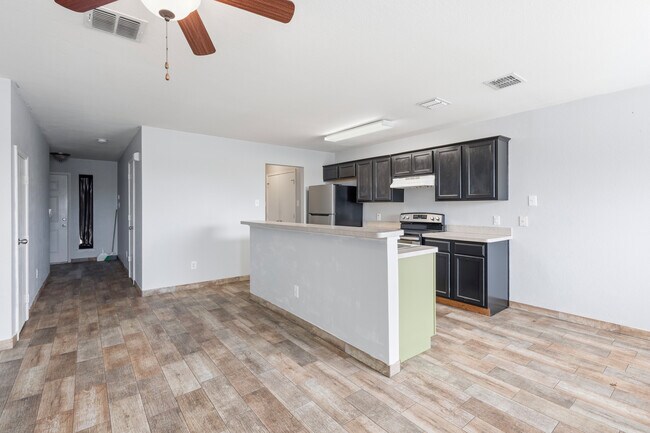 Foto del edificio - 2322 Kingsway Dr