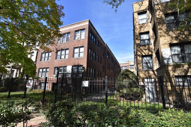 Building Photo - 720 W Grace St