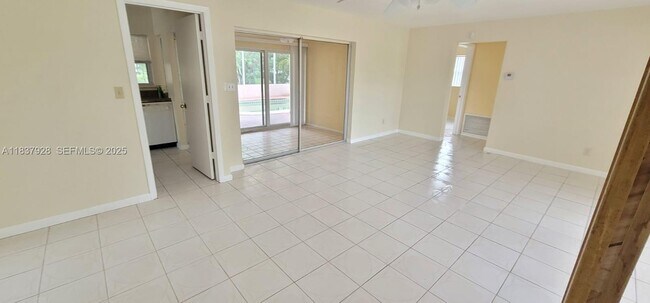 Foto del edificio - 4373 NW 45th Ave