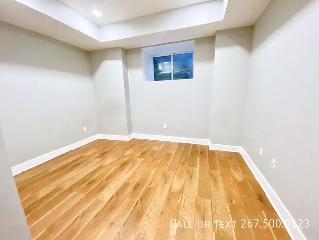 Building Photo - 1523 W Girard Ave