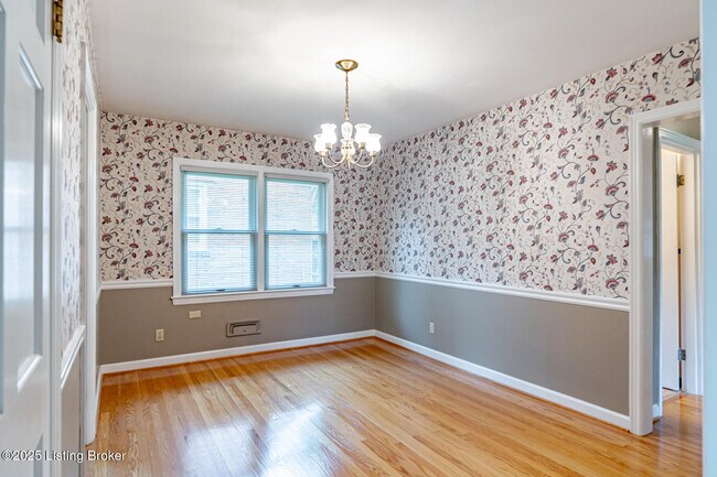 Foto del edificio - 4305 Darbrook Rd
