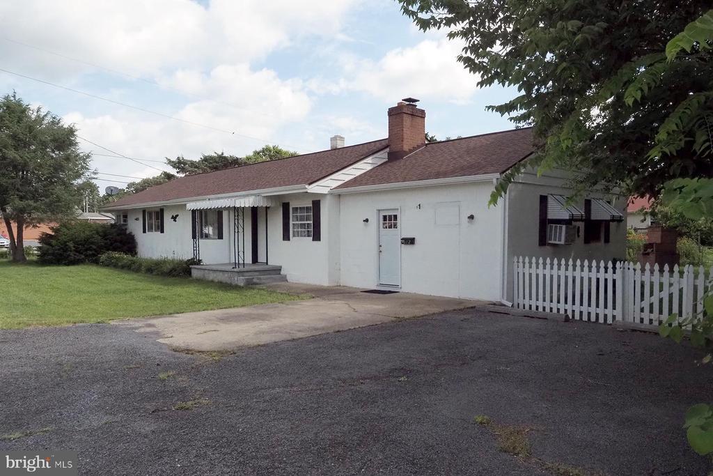 Primary Photo - 612 N Preston St
