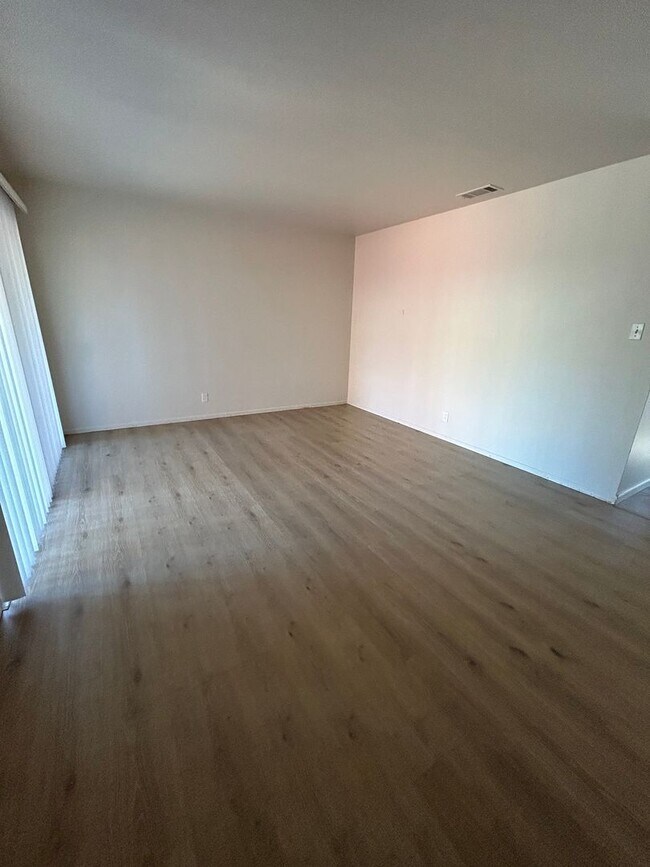 Building Photo - 5171 Loring Barker