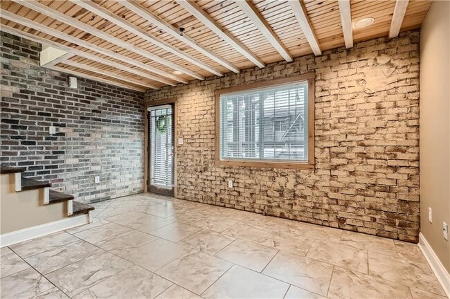 Building Photo - 109 Rondak Cir