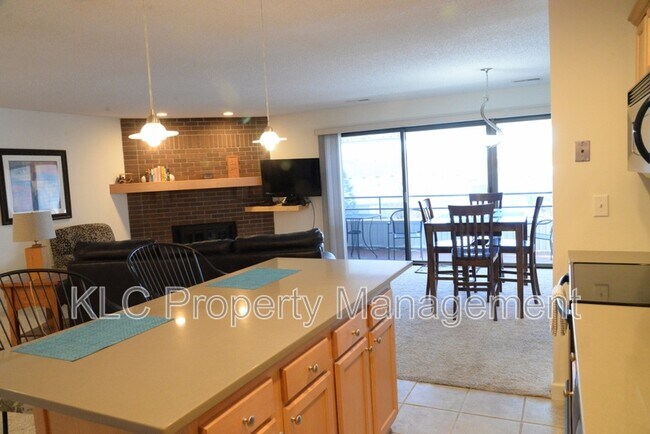 Foto del edificio - 1100 S 50th St