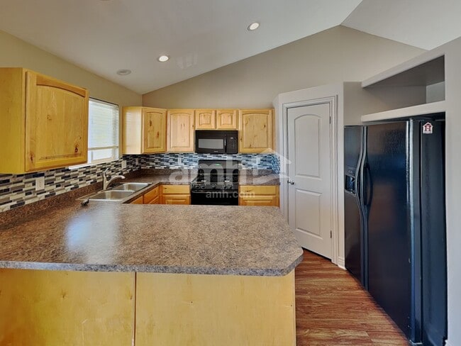 Foto del edificio - 934 E 490 N