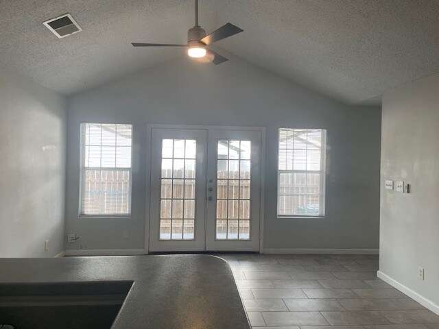 Sala de estar - 16110 Fitchburg Cir