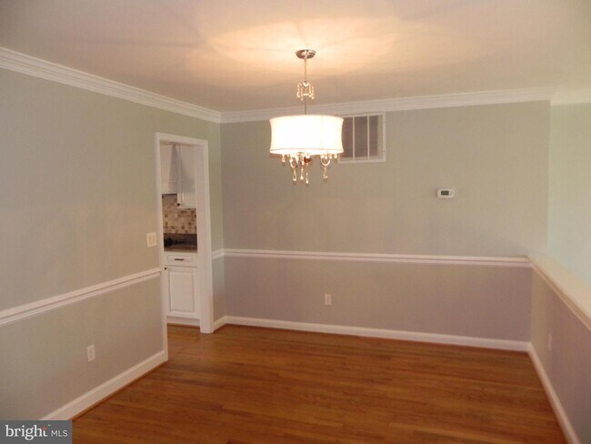 Foto del edificio - 1435 McLean Mews Ct