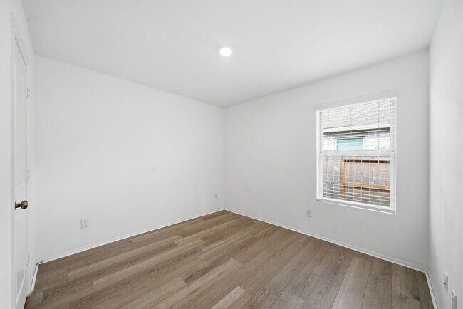 Foto del edificio - 7335 Greenbriar Cayon Ln