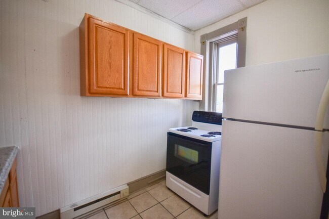 Building Photo - 117 E Martin St