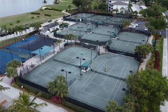 Building Photo - 10390 Washingtonia Palm Way