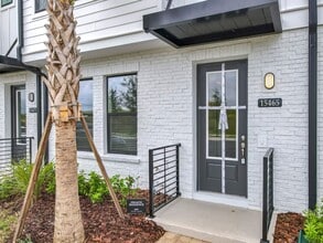 Building Photo - 15465 Hamlin Pk Dr