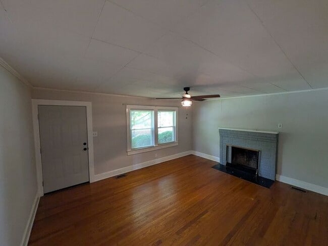 Photo - 3BD/1BA Single Family Home in Hickory, NC
