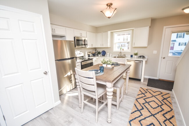 Building Photo - South Glens Falls