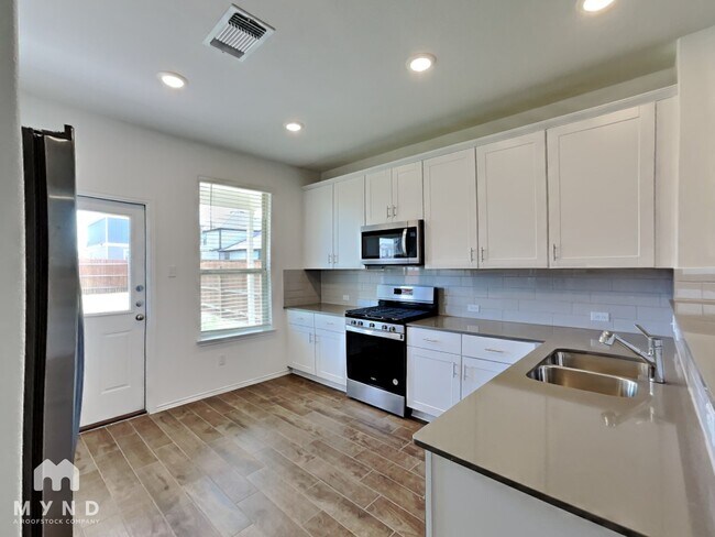 Foto del edificio - 332 Redonda Dr