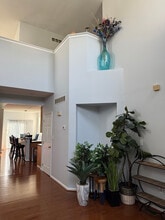 Building Photo - 4 Aster Ct