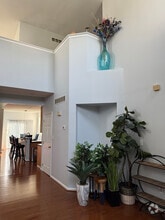 Building Photo - 4 Aster Ct