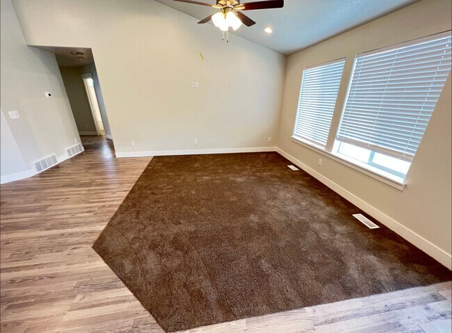 Foto del edificio - 4725 Gunsight Peak Dr