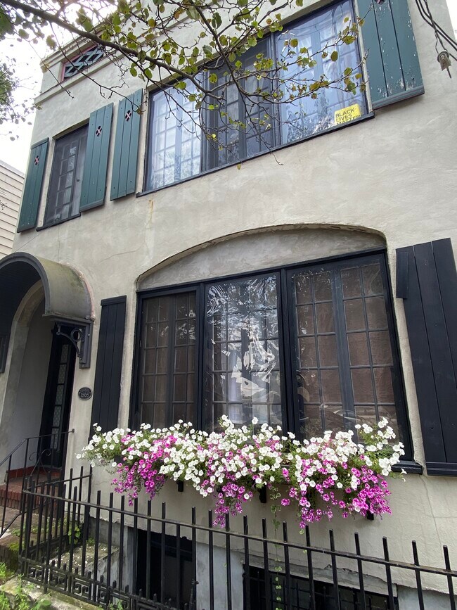 Foto del edificio - 366 Hudson Ave