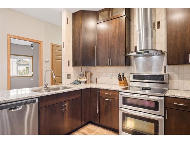 Building Photo - 18265 Kerrville Trail