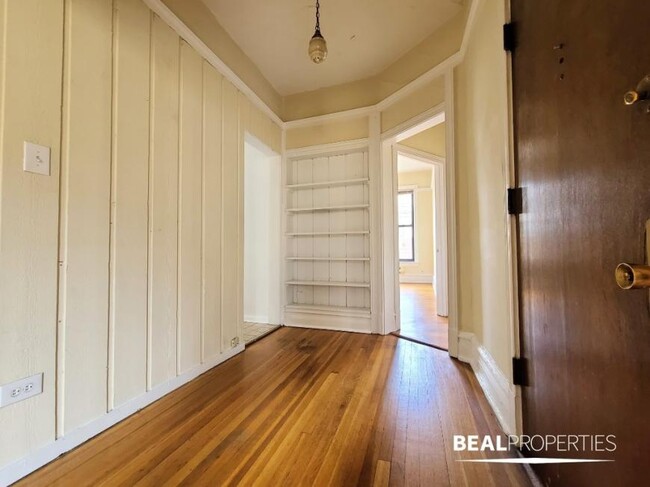 Foto del edificio - 2 bedroom in CHICAGO IL 60610