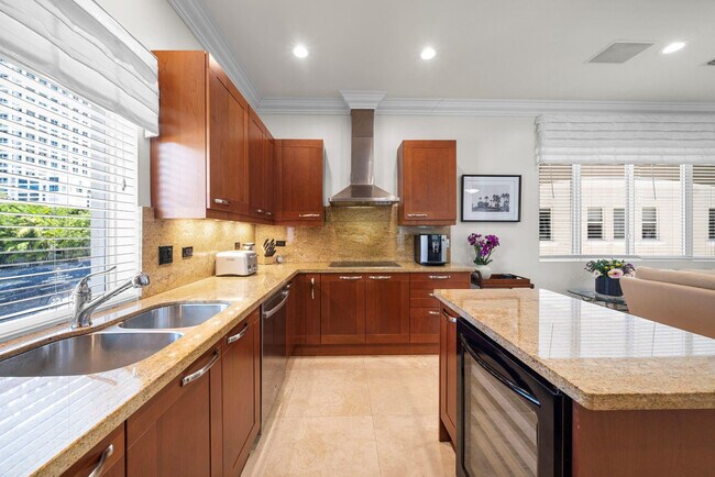 Foto del edificio - 514 N Birch Rd