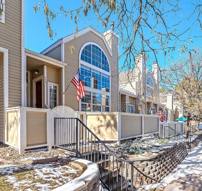 Foto del edificio - 5861 W Atlantic Pl