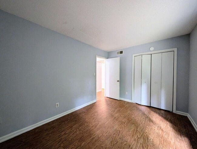 Foto del edificio - 1220 Gorman St