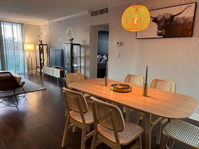 Foto del edificio - 3000 S Ocean Dr