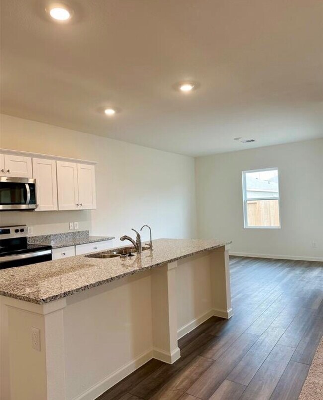 Foto del edificio - 4017 Silver Linden