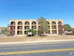 Building Photo - 508 N Harrison St