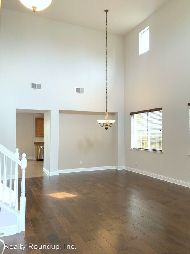 Building Photo - 4 br, 3 bath House - 9987 Spring View Way