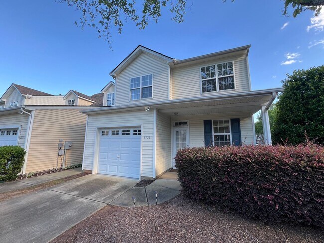 Photo - Beautiful 3BD, 2.5BA Raleigh Townhome in t...