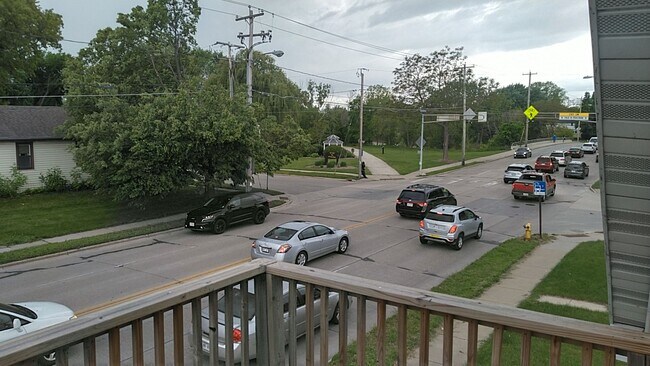Foto del edificio - 1539 E Mason St