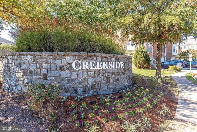 Foto del edificio - 13642 Cedar Run Ln