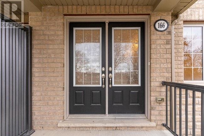 Building Photo - 166 Britannia Ave W